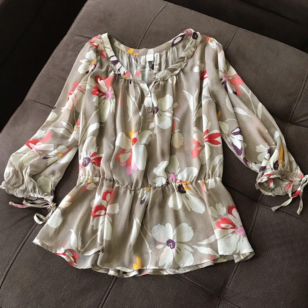 ❣️HOST PICK❣️NWOT Old Navy Sheer Top